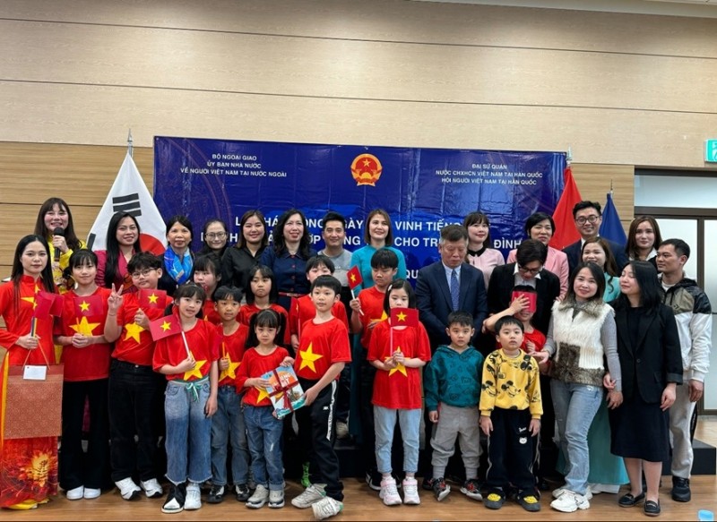 Đã có hàng trăm bài dự thi Tìm kiếm sứ giả tiếng Việt Đã có hàng trăm bài dự thi Tìm kiếm sứ giả tiếng Việt