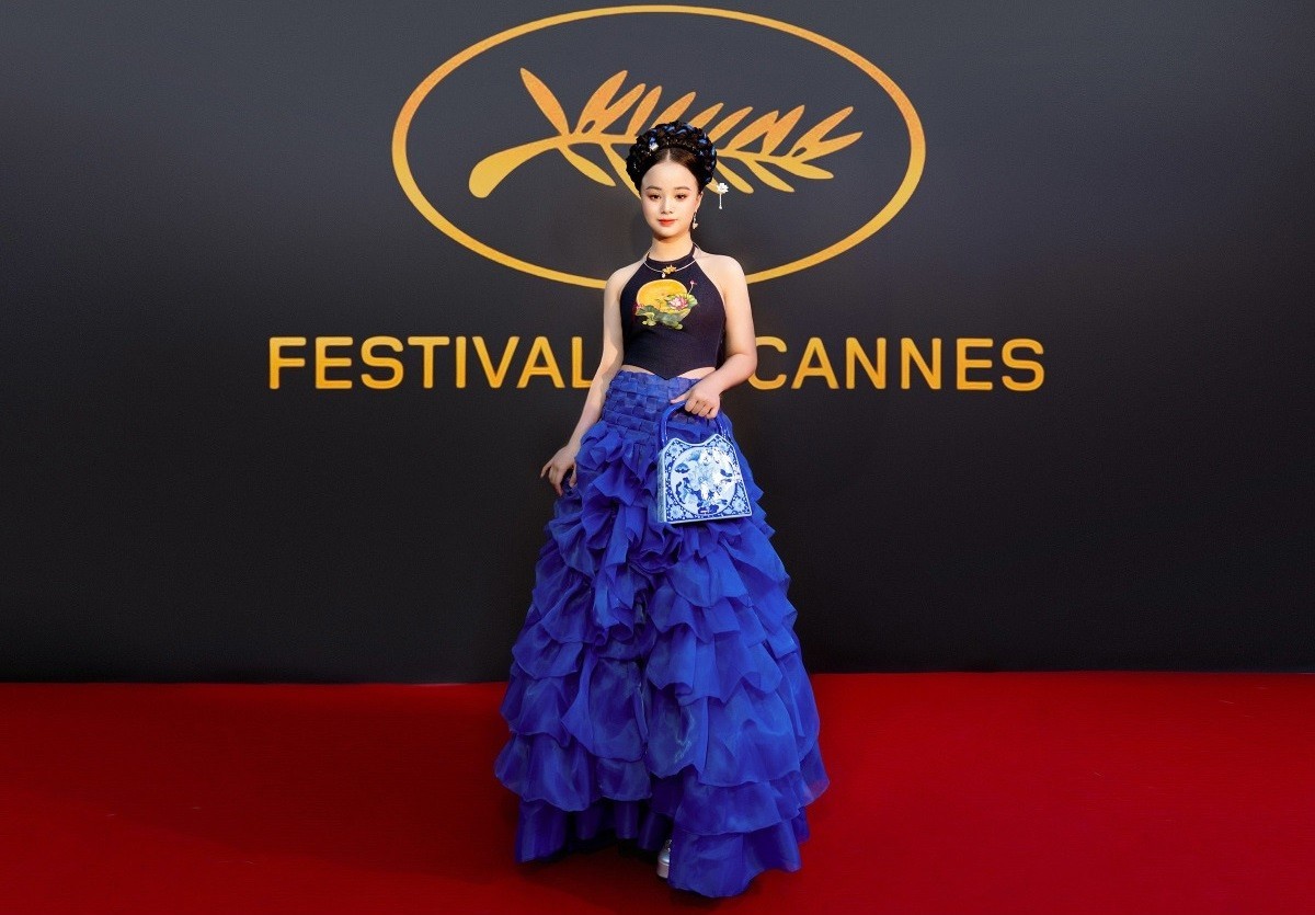 Vietnamese Dresses Appears on Red Carpet of 77th Cannes Film Festival Vietnamese Dresses Appears on Red Carpet of 77th Cannes Film Festival