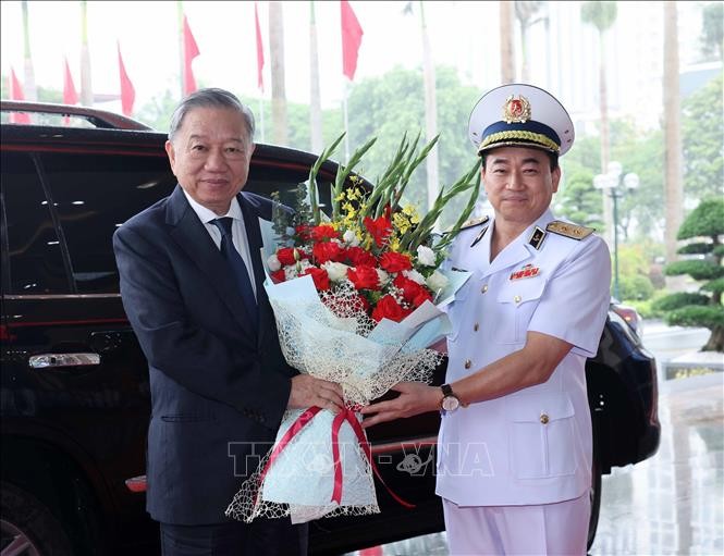 Chủ tịch nước Tô Lâm thăm Quân chủng Hải quân Chủ tịch nước Tô Lâm thăm Quân chủng Hải quân
