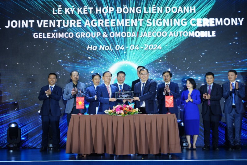 Sự hợp tác giữa OMODA&JAECOO và Tập đoàn GELEXIMCO được kỳ vọng sẽ giúp ngành công nghiệp ô tô Việt Nam đạt được bước nhảy vọt. Sự hợp tác giữa OMODA&JAECOO và Tập đoàn GELEXIMCO được kỳ vọng sẽ giúp ngành công nghiệp ô tô Việt Nam đạt được bước nhảy vọt.