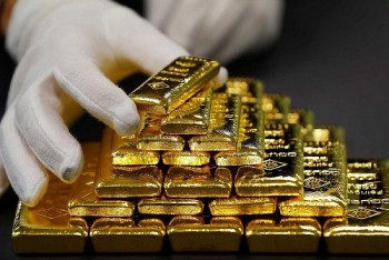 Giá vàng bất ngờ rơi tự do