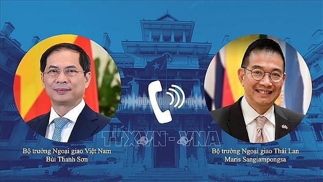Minister of Foreign Affairs Bui Thanh Son and his Thai counterpart Maris Sangiampongsa hold phone talks on June 7. (Source: VNA) Minister of Foreign Affairs Bui Thanh Son and his Thai counterpart Maris Sangiampongsa hold phone talks on June 7. (Source: VNA)