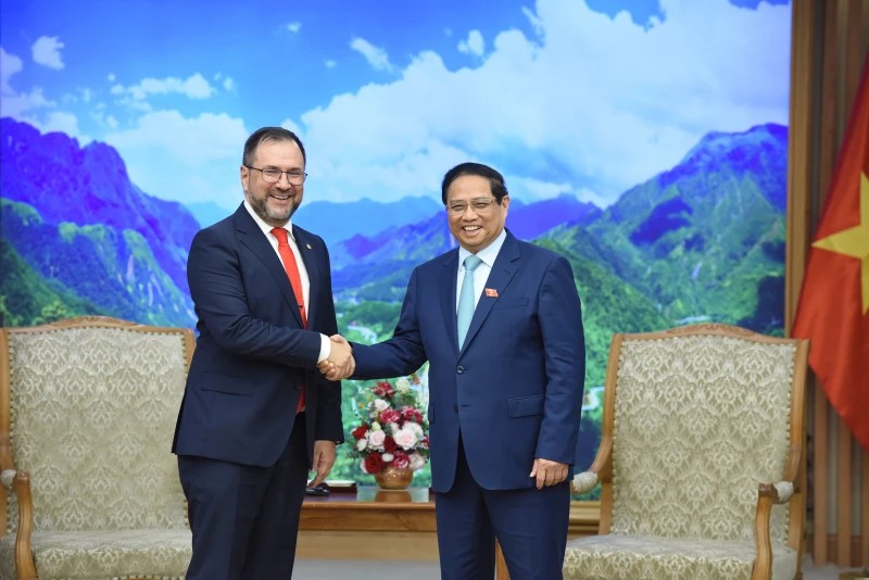 Việt Nam luôn coi trọng quan hệ hữu nghị truyền thống và Đối tác toàn diện với Venezuela Việt Nam luôn coi trọng quan hệ hữu nghị truyền thống và Đối tác toàn diện với Venezuela