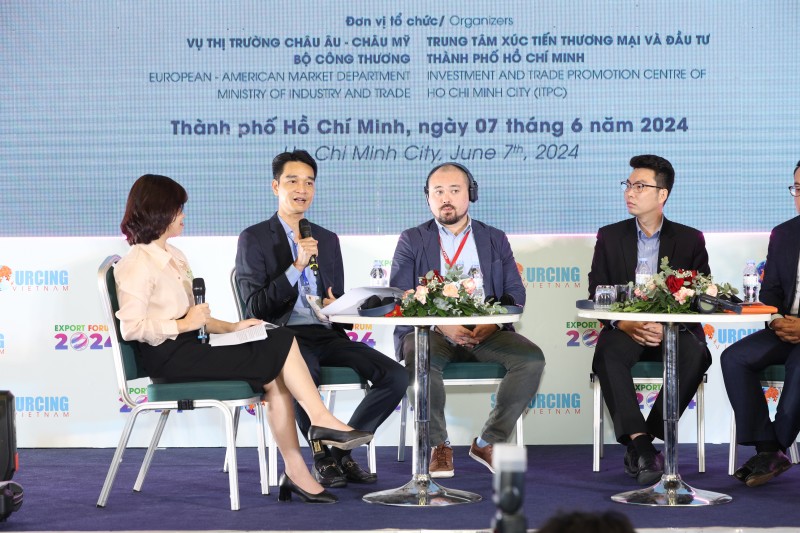 Ông Võ Trung Hiếu – Giám đốc Kinh doanh Quốc tế Vinamilk – chia sẻ về các kinh nghiệm xuất khẩu của Vinamilk. Ông Võ Trung Hiếu – Giám đốc Kinh doanh Quốc tế Vinamilk – chia sẻ về các kinh nghiệm xuất khẩu của Vinamilk.