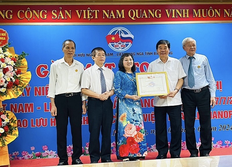 Hội hữu nghị Việt Nam - Liên bang Nga tỉnh Bắc Giang kỷ niệm 25 năm thành lập Hội hữu nghị Việt Nam - Liên bang Nga tỉnh Bắc Giang kỷ niệm 25 năm thành lập