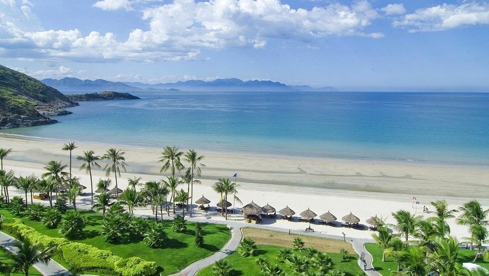 Five Stunning Beaches For A Relaxing Summer Time In Quang Binh Five Stunning Beaches For A Relaxing Summer Time In Quang Binh