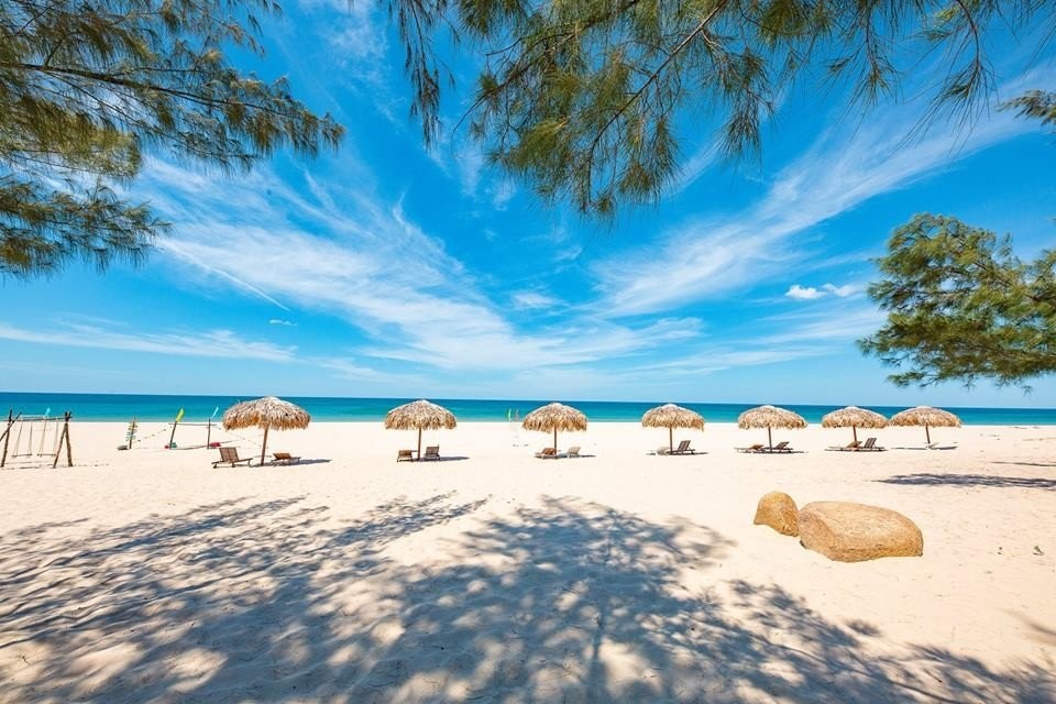 Five Stunning Beaches For A Relaxing Summer Time In Quang Binh Five Stunning Beaches For A Relaxing Summer Time In Quang Binh