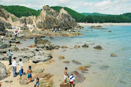 Five Stunning Beaches For A Relaxing Summer Time In Quang Binh Five Stunning Beaches For A Relaxing Summer Time In Quang Binh