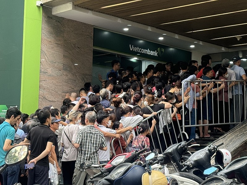 Không còn phải xếp hàng dài, người dân có thể mua vàng online Không còn phải xếp hàng dài, người dân có thể mua vàng online