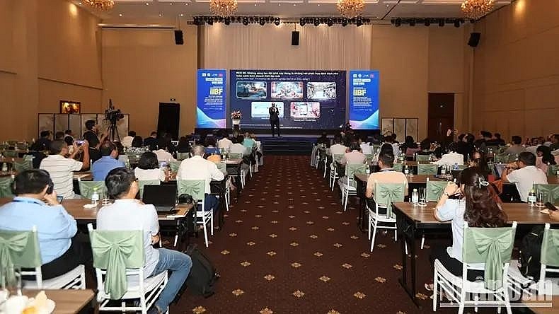 An overview of IIBF 2024 (Photo: nhandan.vn) An overview of IIBF 2024 (Photo: nhandan.vn)