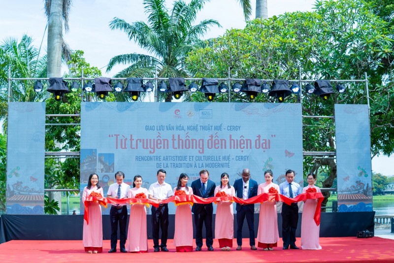 Giới thiệu cơ hội du lịch, đầu tư tại Việt Nam đến với nước bạn Giới thiệu cơ hội du lịch, đầu tư tại Việt Nam đến với nước bạn