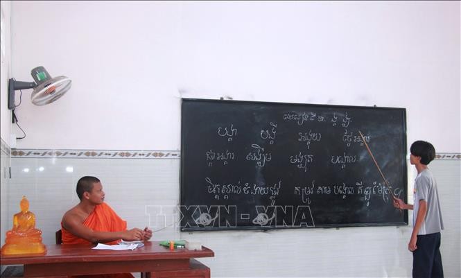 Rộn ràng các lớp học chữ Khmer dịp hè Rộn ràng các lớp học chữ Khmer dịp hè