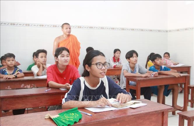 Rộn ràng các lớp học chữ Khmer dịp hè Rộn ràng các lớp học chữ Khmer dịp hè