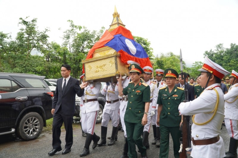 Hồi hương hài cốt 12 liệt sỹ tại 6 tỉnh Bắc Lào về nước Hồi hương hài cốt 12 liệt sỹ tại 6 tỉnh Bắc Lào về nước