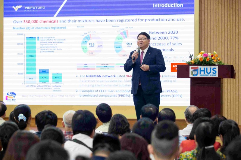 GS. Kenneth Leung - Giáo sư ngành Độc chất học và Hóa học Môi trường, Hiệu trưởng Trường Năng lượng và Môi trường và Giám đốc Phòng thí nghiệm Trọng điểm Quốc gia về Ô nhiễm biển tại Đại học Thành phố Hồng Kông (Trung Quốc) tóm tắt thành tựu nghiên cứu về các chất ô nhiễm mới nổi GS. Kenneth Leung - Giáo sư ngành Độc chất học và Hóa học Môi trường, Hiệu trưởng Trường Năng lượng và Môi trường và Giám đốc Phòng thí nghiệm Trọng điểm Quốc gia về Ô nhiễm biển tại Đại học Thành phố Hồng Kông (Trung Quốc) tóm tắt thành tựu nghiên cứu về các chất ô nhiễm mới nổi