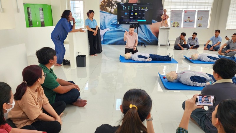 Operation Smile hỗ trợ đào tạo cho 126 nhân viên y tế ở Quảng Ngãi về hồi sức tim phổi Operation Smile hỗ trợ đào tạo cho 126 nhân viên y tế ở Quảng Ngãi về hồi sức tim phổi