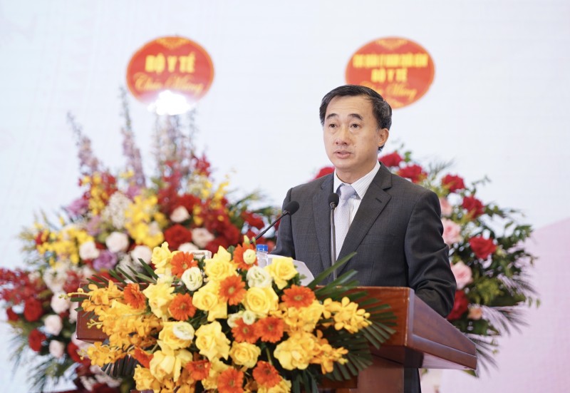 Thứ trưởng Bộ Y tế Trần Văn Thuấn phát biểu tại Hội nghị khoa học Điều dưỡng quốc tế lần thứ nhất của CLB Điều dưỡng trưởng Việt Nam. Thứ trưởng Bộ Y tế Trần Văn Thuấn phát biểu tại Hội nghị khoa học Điều dưỡng quốc tế lần thứ nhất của CLB Điều dưỡng trưởng Việt Nam.