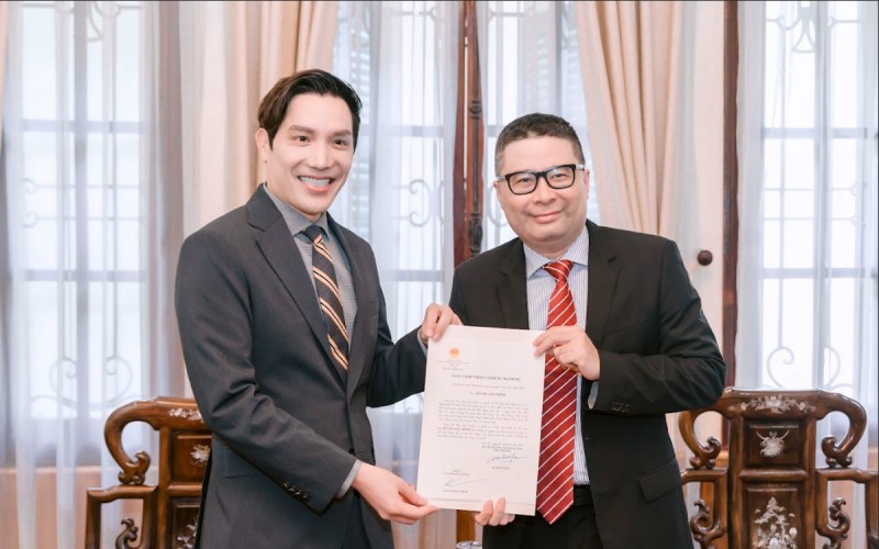 Ông Bùi Quang Minh cũng là Lãnh sự danh dự người Việt Nam trẻ tuổi nhất được bổ nhiệm bởi Slovenia Ông Bùi Quang Minh cũng là Lãnh sự danh dự người Việt Nam trẻ tuổi nhất được bổ nhiệm bởi Slovenia