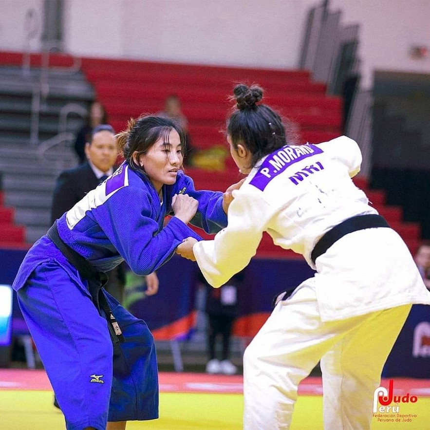Tinh beats Priscilla Morand of Mauritius, who ranks 43rd in the world, to earn the Olympics ticket. (Photo: VNA) Tinh beats Priscilla Morand of Mauritius, who ranks 43rd in the world, to earn the Olympics ticket. (Photo: VNA)