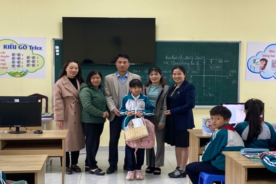 Chương trình “Mẹ đỡ đầu”: Điểm tựa vững chắc cho trẻ mồ côi “Mẹ đỡ đầu”: mang tình thương của mẹ đến với em nhỏ mồ côi