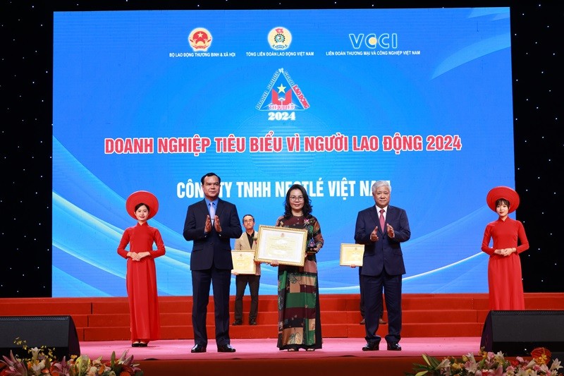 Lần thứ 5 liên tiếp Nestlé VN được vinh danh “Doanh nghiệp tiêu biểu vì Người lao động” Lần thứ 5 liên tiếp Nestlé VN được vinh danh “Doanh nghiệp tiêu biểu vì Người lao động”