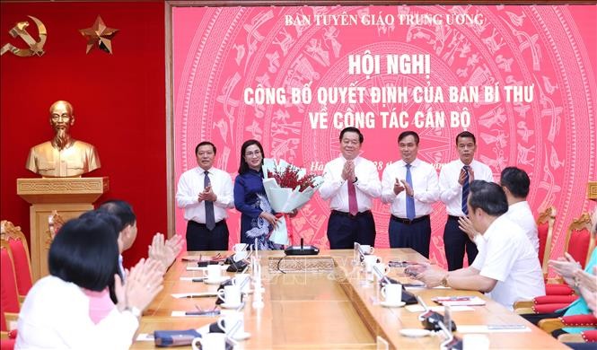 Vụ trưởng Vụ Tuyên truyền Đinh Thị Mai giữ chức Phó Trưởng ban Tuyên giáo Trung ương Vụ trưởng Vụ Tuyên truyền Đinh Thị Mai giữ chức Phó Trưởng ban Tuyên giáo Trung ương