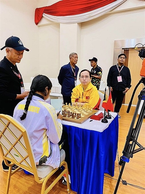 Nguyen Hong Anh wins a gold in the women’s blitz. (Photo: toquoc.vn) Nguyen Hong Anh wins a gold in the women’s blitz. (Photo: toquoc.vn)