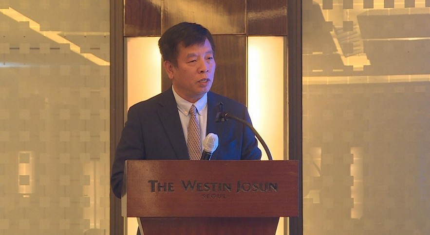 Vietnamese Ambassador to Korea Vu Ho gave an interview in Korea. Photo: VNA Vietnamese Ambassador to Korea Vu Ho gave an interview in Korea. Photo: VNA