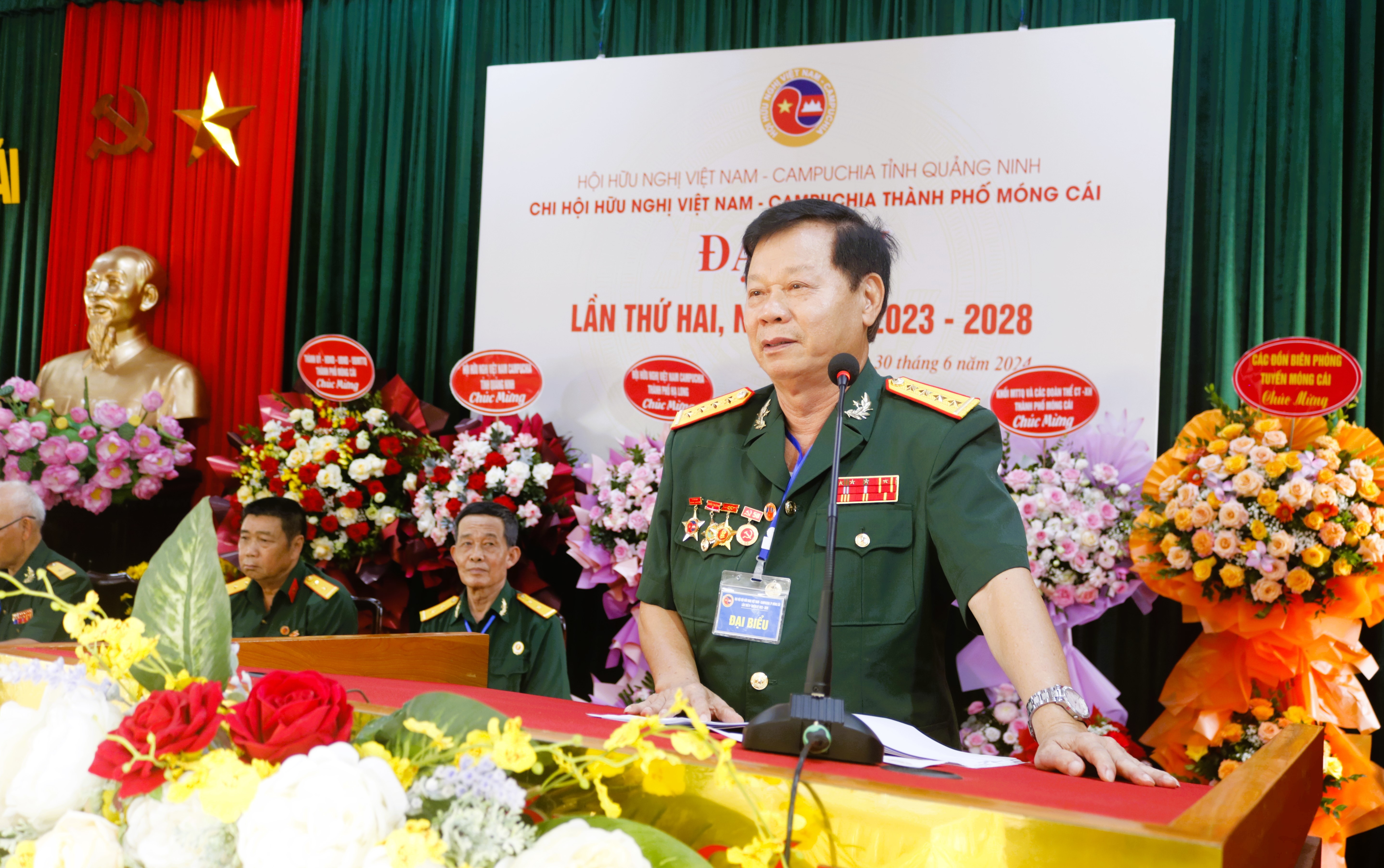 ỗ Quốc Viên, Chủ tịch Hội hữu nghị Việt Nam - Campuchia tỉnh Quảng Ninh phát biểu ỗ Quốc Viên, Chủ tịch Hội hữu nghị Việt Nam - Campuchia tỉnh Quảng Ninh phát biểu
