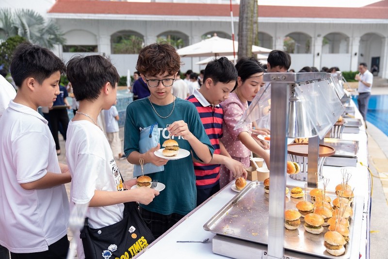 Ghi nhận đóng góp của Đại sứ Thụy Điển tại Việt Nam cho quan hệ hữu nghị hai nước Ghi nhận đóng góp của Đại sứ Thụy Điển tại Việt Nam cho quan hệ hữu nghị hai nước