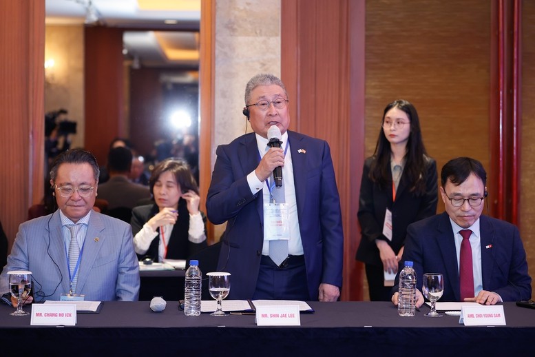 Cuộc gặp xúc động của Thủ tướng Phạm Minh Chính với những người bạn Hàn Quốc Cuộc gặp xúc động của Thủ tướng Phạm Minh Chính với những người bạn Hàn Quốc