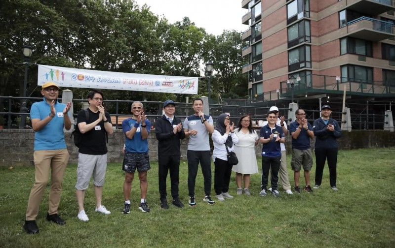 Gần 300 người tham gia giải chạy ASEAN Fun Run tại New York Gần 300 người tham gia giải chạy ASEAN Fun Run tại New York
