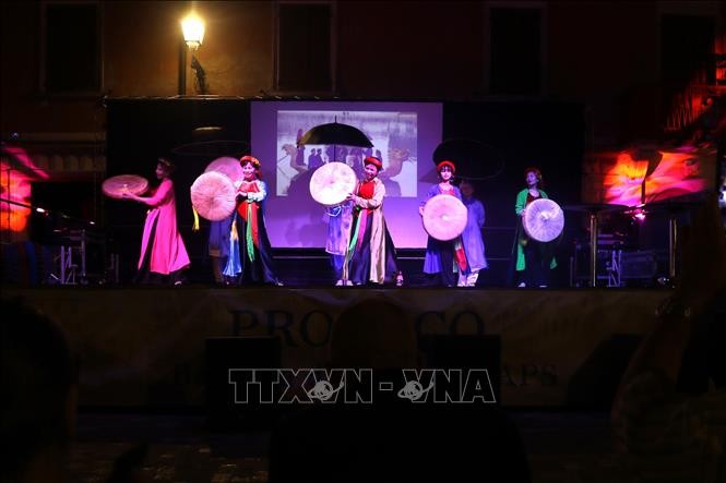 Sâu đậm ấn tượng Việt Nam tại Lễ hội văn hóa dân tộc Bagnara ở Italy Sâu đậm ấn tượng Việt Nam tại Lễ hội văn hóa dân tộc Bagnara ở Italy