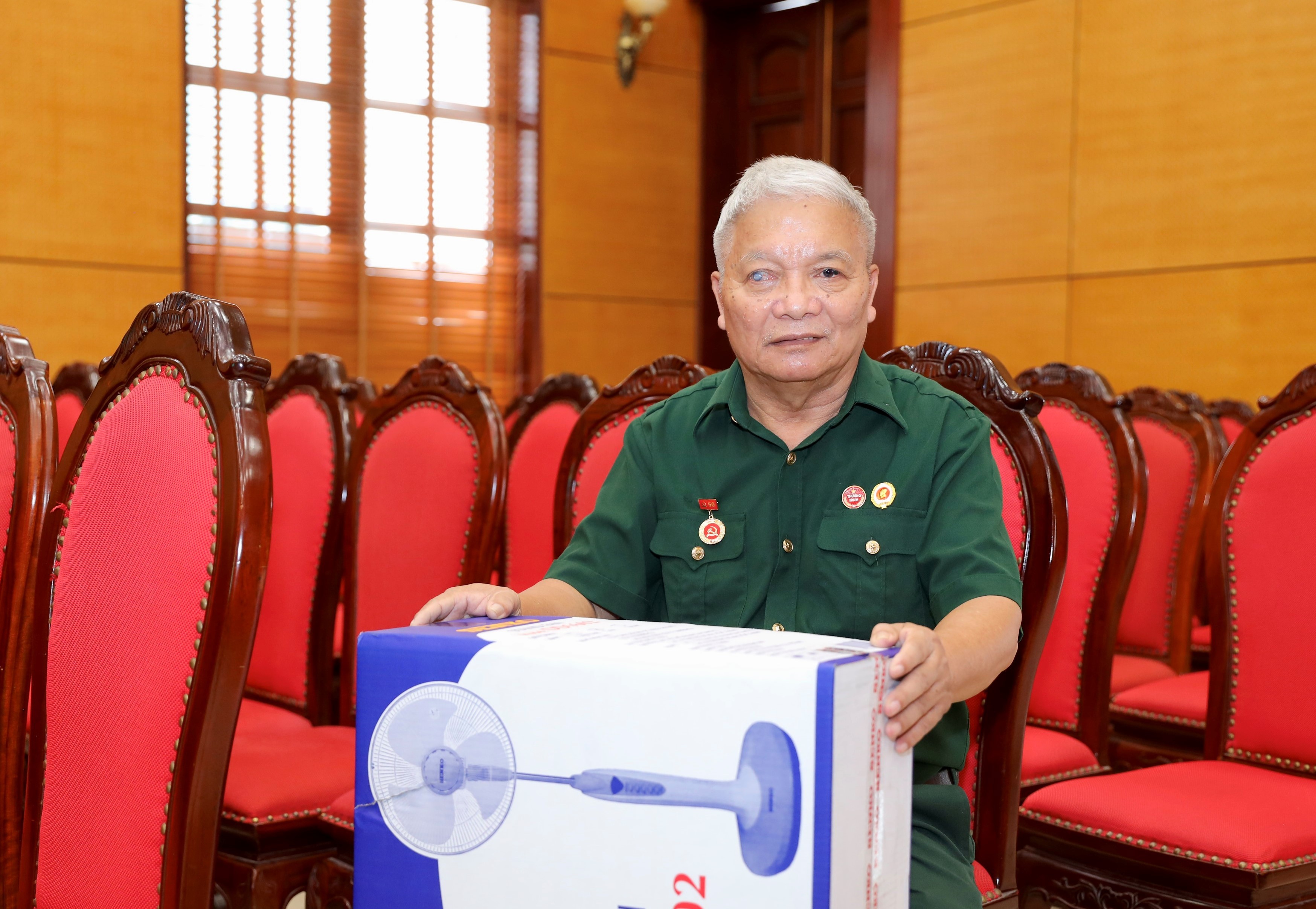 Sen kết nối yêu thương: Tri ân người có công với cách mạng tại Hà Nội Liên hiệp các tổ chức hữu nghị thành phố Hà Nội tri ân người có công với cách mạng