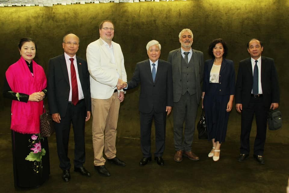 VFF President's Visit to France Aims to Boost Political Ties, People-to-people Diplomacy VFF President's Visit to France Aims to Boost Political Ties, People-to-people Diplomacy