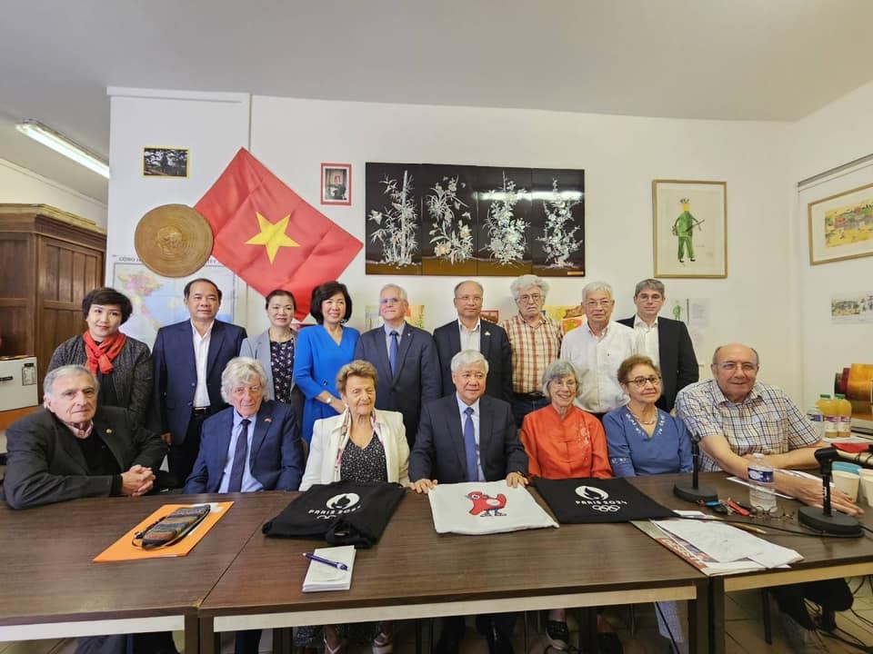 VFF President's Visit to France Aims to Boost Political Ties, People-to-people Diplomacy VFF President's Visit to France Aims to Boost Political Ties, People-to-people Diplomacy