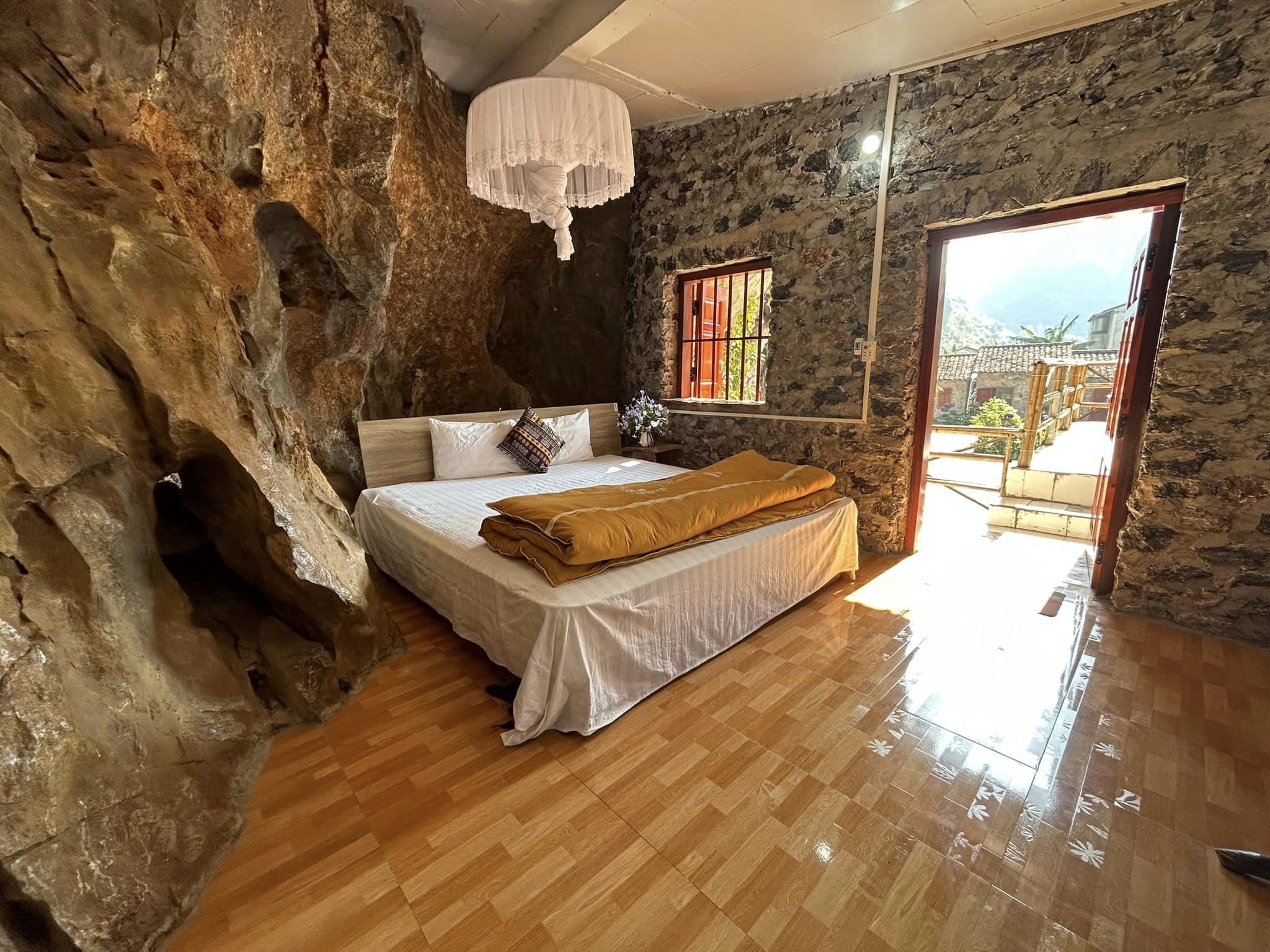 Phòng hang động của homestay Yến Nhi Phòng hang động của homestay Yến Nhi