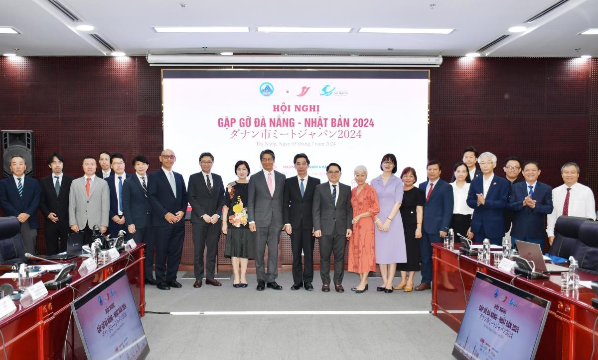 Các đại biểu Nhật Bản và TP Đà Nẵng tham dự Hội nghị chụp ảnh lưu niệm. Các đại biểu Nhật Bản và TP Đà Nẵng tham dự Hội nghị chụp ảnh lưu niệm.