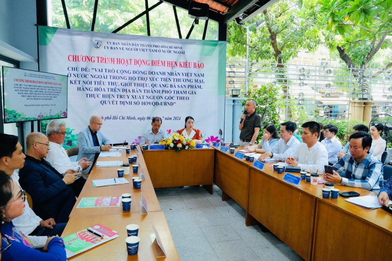 Kiều bào góp ý về truy xuất nguồn gốc sản phẩm trong xuất khẩu Kiều bào góp ý về truy xuất nguồn gốc sản phẩm trong xuất khẩu