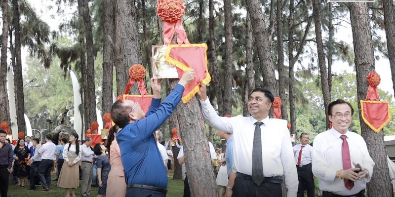 “Vườn thông hữu nghị” - biểu tượng của tình đoàn kết, hợp tác cùng phát triển “Vườn thông hữu nghị” - biểu tượng của tình đoàn kết, hợp tác cùng phát triển