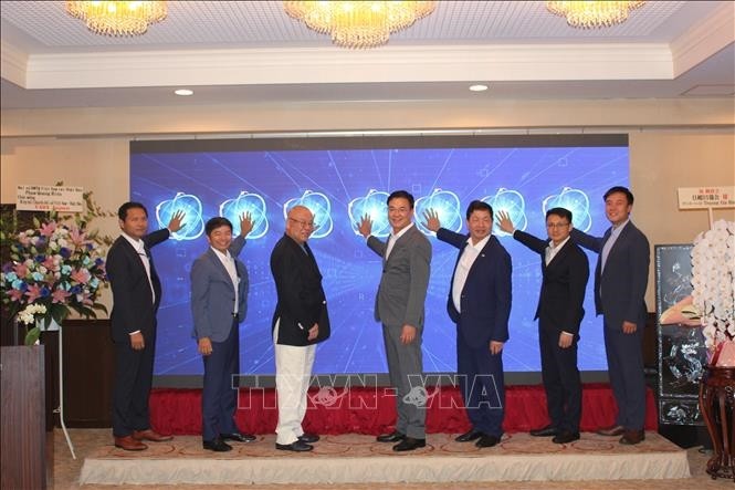 Các đại biểu thực hiện nghi thức ra mắt Hiệp hội Chuyển đổi số Việt Nam-Nhật Bản. Các đại biểu thực hiện nghi thức ra mắt Hiệp hội Chuyển đổi số Việt Nam-Nhật Bản.