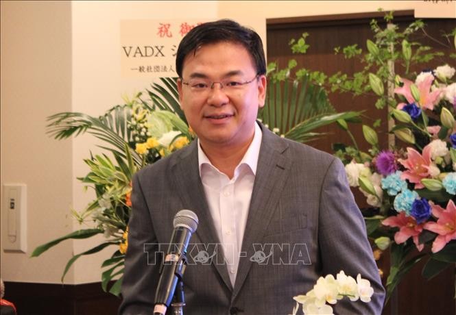 Vietnamese Ambassador to Japan Pham Quang Hieu congratulates the debut of the Vietnam-Japan Digital Transformation Association. (Photo: VNA) Vietnamese Ambassador to Japan Pham Quang Hieu congratulates the debut of the Vietnam-Japan Digital Transformation Association. (Photo: VNA)