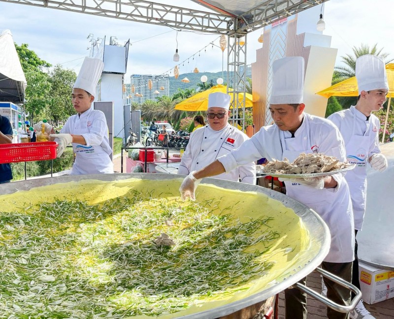 Nhiều hoạt động tại lễ hội tinh hoa đất biển Bình Định 2024 Nhiều hoạt động tại lễ hội tinh hoa đất biển Bình Định 2024