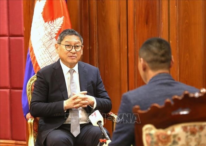 Phó Thủ tướng Campuchia: Chuyến thăm của Chủ tịch nước Tô Lâm là minh chứng của mối quan hệ mật thiết ở cấp cao nhất giữa hai nước Phó Thủ tướng Campuchia: Chuyến thăm của Chủ tịch nước Tô Lâm là minh chứng của mối quan hệ mật thiết ở cấp cao nhất giữa hai nước