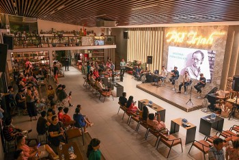 “Đêm nhạc Trịnh Công Sơn” diễn ra tại Lễ hội Sen Hà Nội 2024