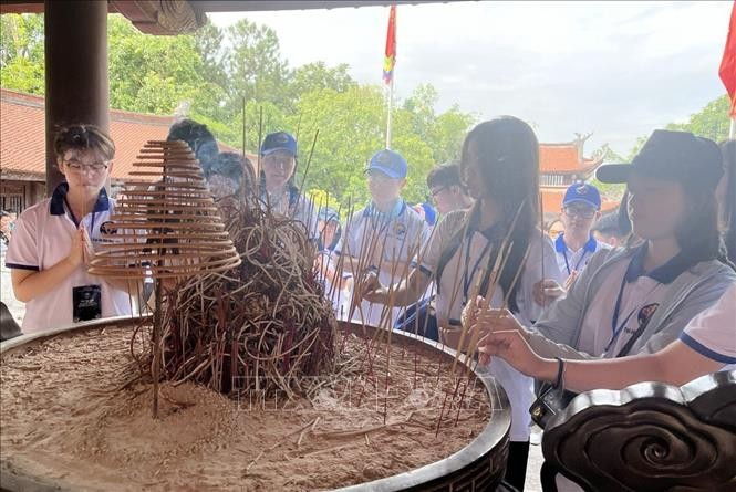 Young Overseas Vietnamese Starts Summer Camp Commemorating Hung Kings Young Overseas Vietnamese Starts Summer Camp Commemorating Hung Kings
