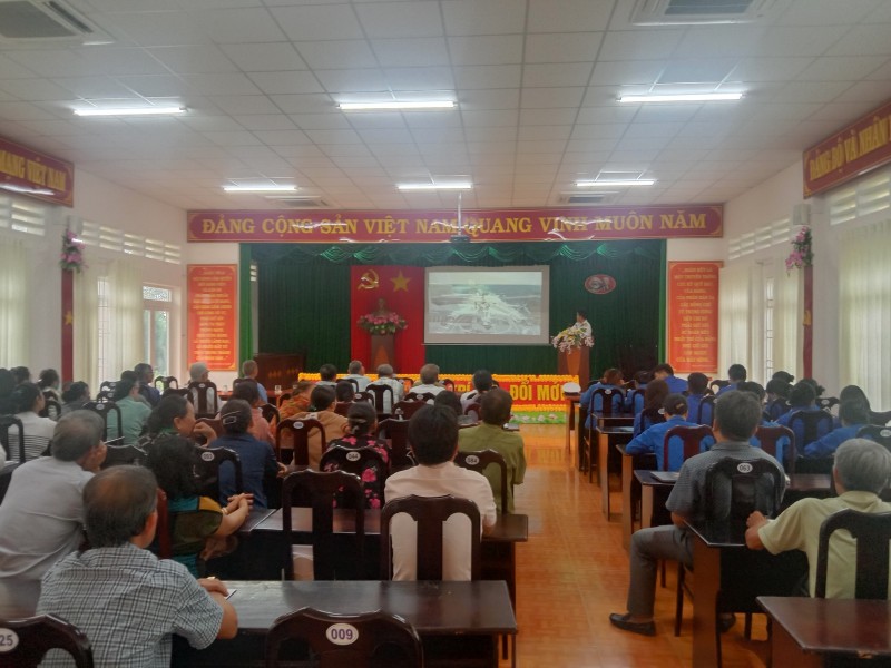 Tuyên truyền biển đảo cho 120 người dân huyện Đất Đỏ, tỉnh Bà Rịa – Vũng Tàu Tuyên truyền biển đảo cho 120 người dân huyện Đất Đỏ, tỉnh Bà Rịa – Vũng Tàu