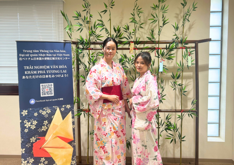 Trải nghiệm mặc Yukata trong lễ Thất Tịch Nhật Bản tại Hà Nội Trải nghiệm mặc Yukata trong lễ Thất Tịch Nhật Bản tại Hà Nội