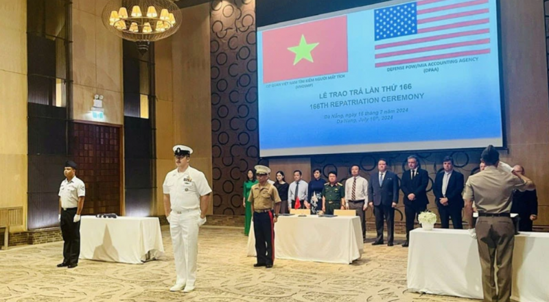 Bàn giao 4 hòm đựng hài cốt cho Hoa Kỳ Bàn giao 4 hòm đựng hài cốt cho Hoa Kỳ