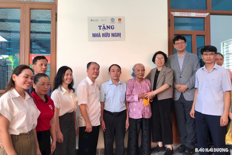 Tổ chức COPION (Hàn Quốc) tặng nhà hữu nghị cho hộ nghèo tại Hải Dương
